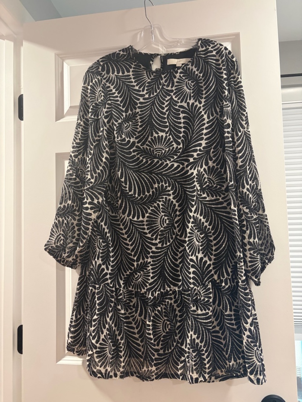 LOFT Black & White Leaf Swirl Long Sleeve Tiered Dress